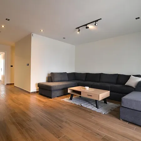 Apartamento Felina 2 *
