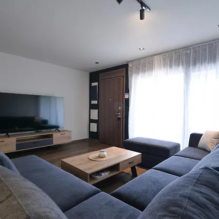 Felina 2 Leptokarya (Pieria)